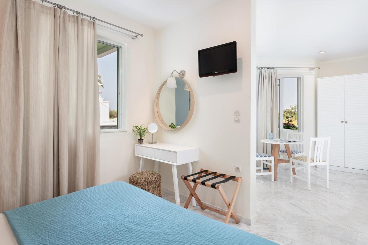 Villa Life Agia Marina Buitenkant foto