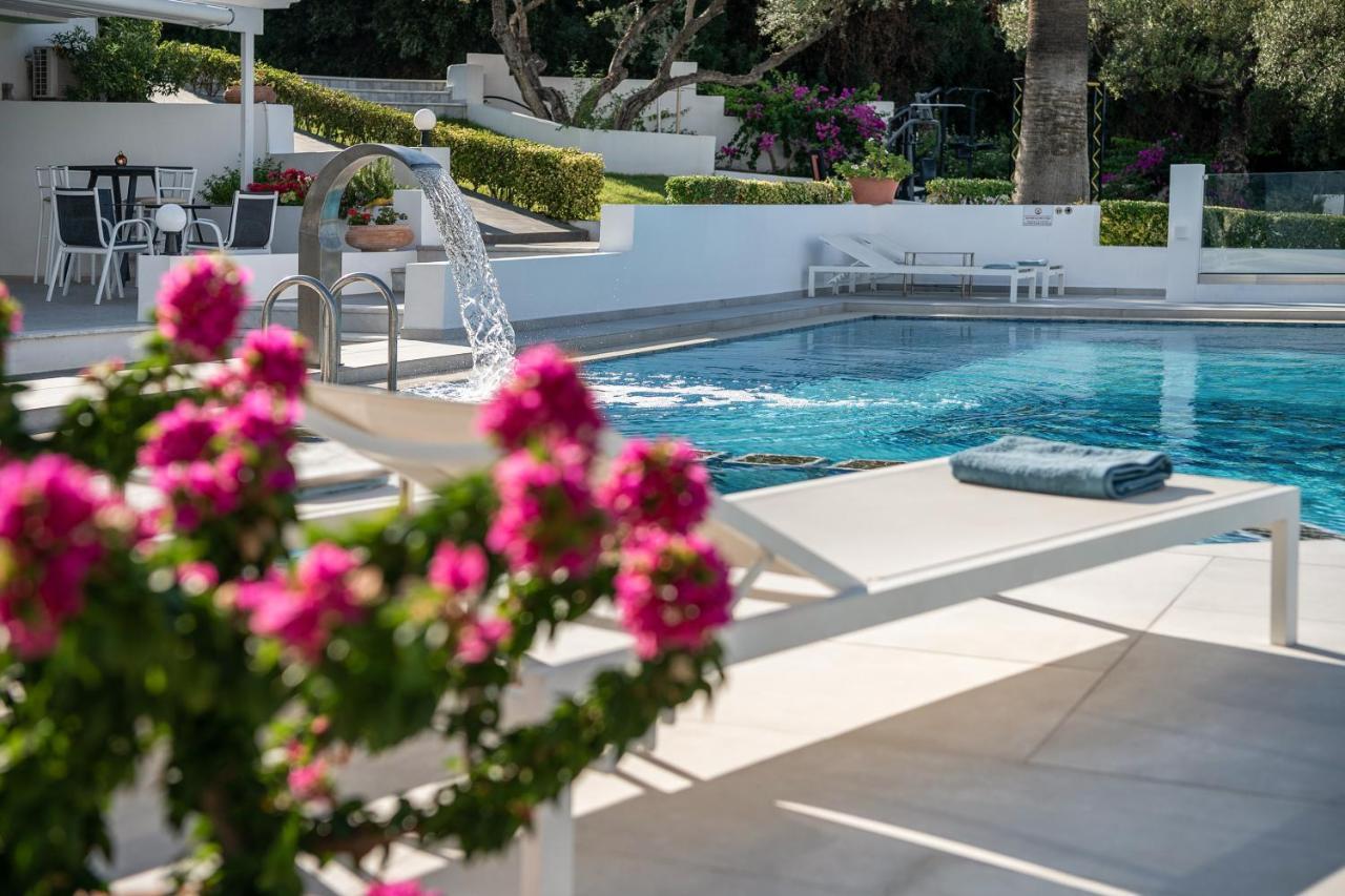 Villa Life Agia Marina Buitenkant foto