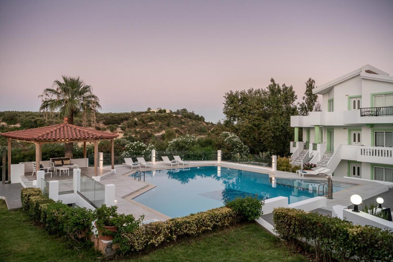 Villa Life Agia Marina Buitenkant foto