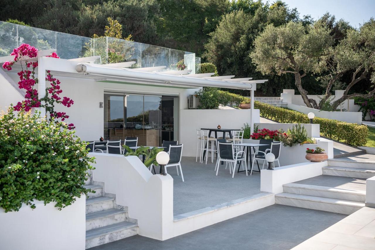 Villa Life Agia Marina Buitenkant foto