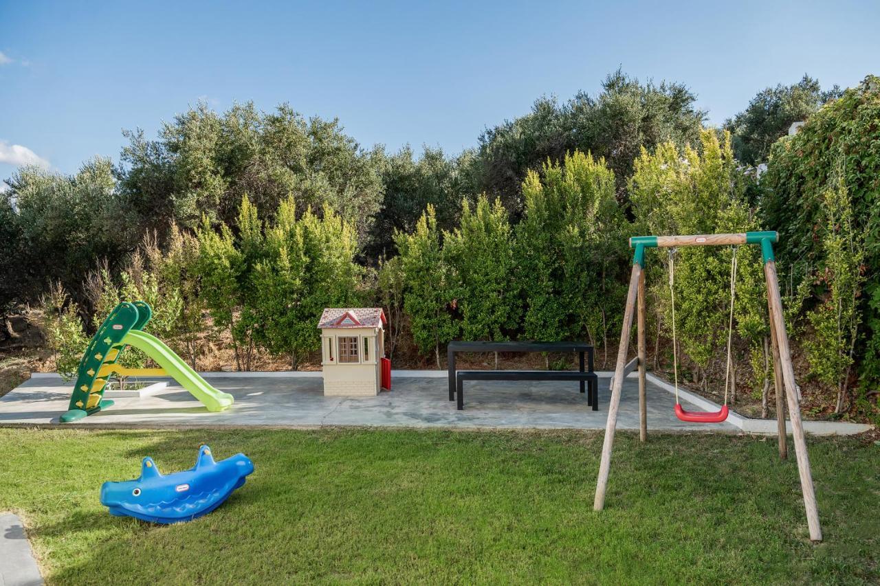 Villa Life Agia Marina Buitenkant foto
